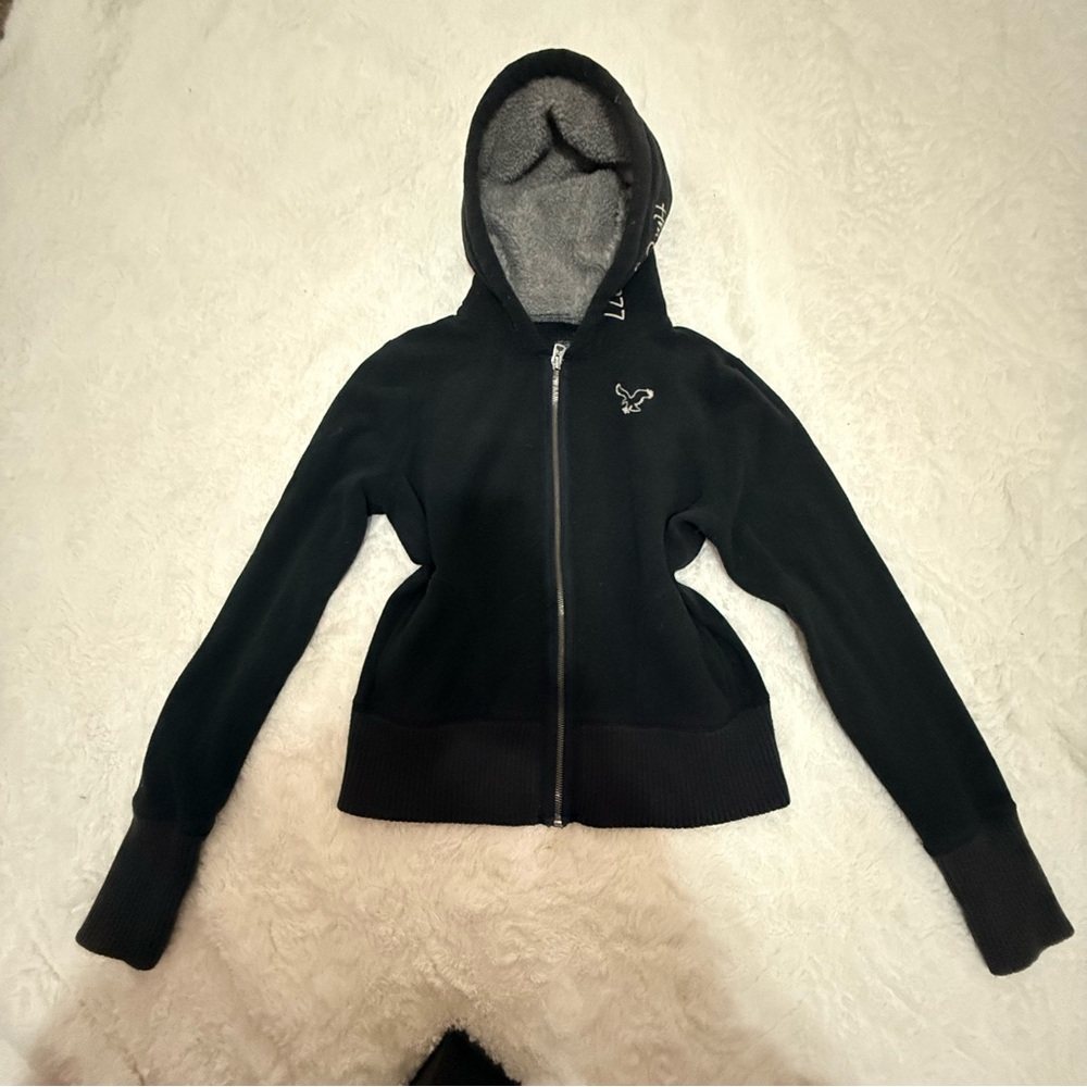 American Eagle Outfitters Black Hooded Zip Jacket with Gray Sherpa Lining